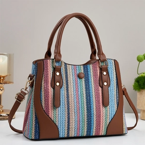 Sac fourre-tout tissé à rayures colorées avec garniture en cuir brun et détails dorés