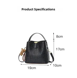 Detailed size specifications and dimensions for the woven crossbody bucket bag