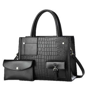 Schwarzes Tote-Bag-Set mit Krokodil-Prägung, abnehmbarem Gurt und Goldbeschlägen