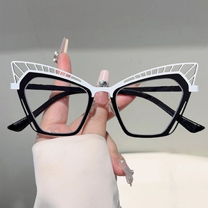 Lunettes anti-lumière bleue œil de chat avec monture évidée noire et blanche stylée
