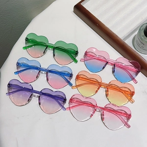 Lunettes De Soleil Cœur Enfants Sans Monture Dégradé Lentille PC Mode Accessoires De Fête Pour Enfants Filles Garçons