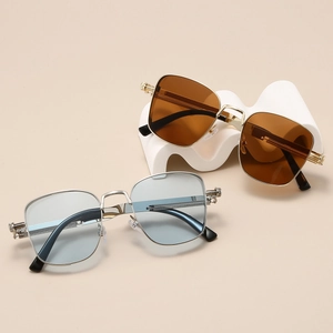 Steampunk metal spring hinge square sunglasses with tinted lenses for stylish wear