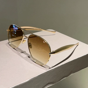 Classic gold aviator sunglasses with gradient lenses and double bridge metal frame