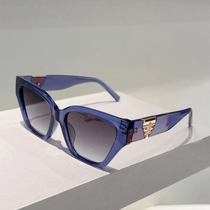 Fashion Cat Eye Sunglasses Oversized PC Frame UV400 Protection Metal Decoration Retro Trendy Eyewear For Women