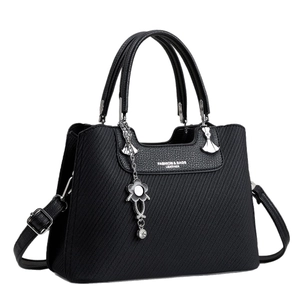 Sac à main noir à la mode macaron avec chaîne argentée et texture toile multicouche