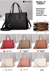 Détails de l'intérieur multi-compartiments et sept couleurs de ce sac à main en cuir