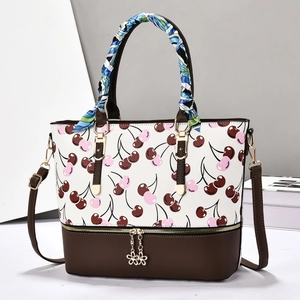 Sac à main élégant en cuir PU imprimé cerise avec poignée en soie et pendentif floral