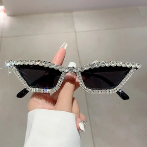 Lunettes De Soleil Oeil De Chat Femme Rétro Luxe Strass Cristal Sertis Protection UV400 Monture PC Mode Fête