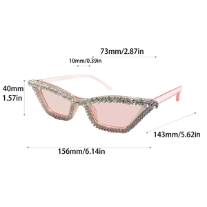 Dimensions détaillées des lunettes de soleil œil de chat roses avec strass argentés
