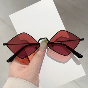 Rhombus Sunglasses For Women Men Retro Small Frame Geometric Irregular Metal Frame UV400 Trendy Streetwear