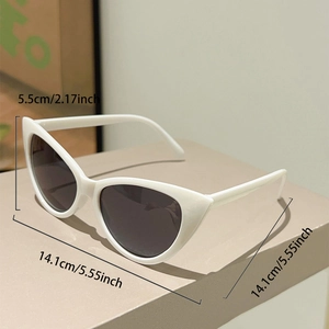 Detailed size chart for retro cat eye sunglasses showing frame width and lens height