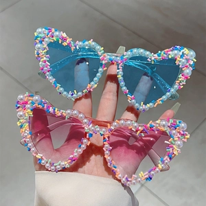 Herzform Sonnenbrille Mit Kunstperlen Und Bunten Streuseln UV400 Party Rave Festliche Brillen Für Damen