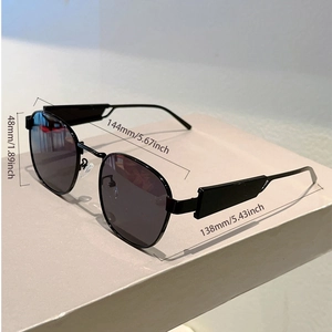 Detailierte Maßtabelle für Vintage-Sonnenbrille mit 138mm Breite und 48mm Linsenhöhe