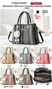 Detailed view of striped woven tote bags in multiple colors with 28x13x20cm dimensions