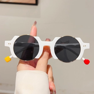 Round Sunglasses Retro Fashion PC Frame UV400 Protection Contrast Color Temples Hip Hop Style Eyewear