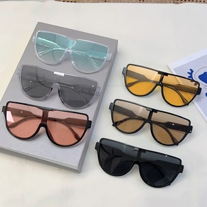 Oversized flat top aviator sunglasses set with one-piece lenses in six various colors