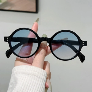 Retro Round Frame Sunglasses PC UV400 Protection Fashion Outdoor Travel Streetwear Unisex Silver Rivet