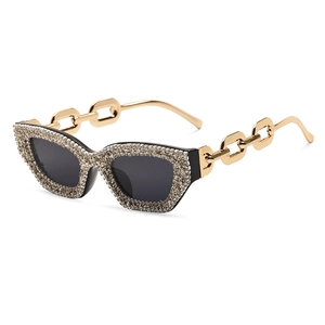 Strassbesetzte Katzenaugen Sonnenbrille Für Damen Mit Goldener Metallkette Bügel UV400 Schutz Luxuriöse Funkelnde Brillen
