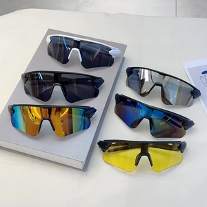 Men's cycling sunglasses for running and skiing in six different lens colors