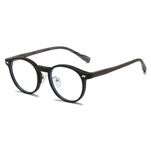 Blaulichtfilter-Brille im Retro-Stil mit schwarzem Rahmen und Holzmuster an den Bügeln