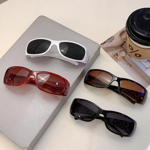 Retro rectangular sunglasses with patterned temples in multiple colors for women