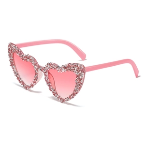 Modische Herz-Sonnenbrille mit rosa Strasssteinen und Verlaufsgläsern für Partys