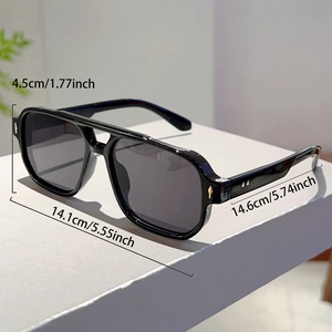 Detaillierte Draufsicht der schwarzen Pilotensonnenbrille mit Rahmenmaßen in cm