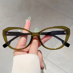 Vintage olijfgroene cat-eye blauwlichtbril met stijlvolle zwarte brilpoten