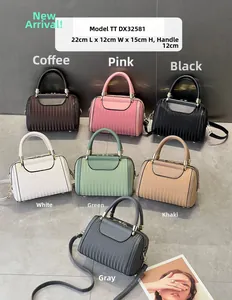 Detailed size guide for Boston handbag featuring dimensions and seven color options