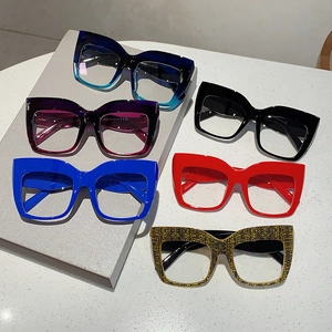 Variété de lunettes anti-lumière bleue œil de chat carrées avec rivets en plusieurs couleurs