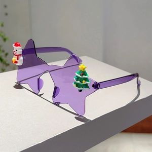 Détails de lunettes de Noël avec verres violets en étoile, bonhomme de neige et sapin