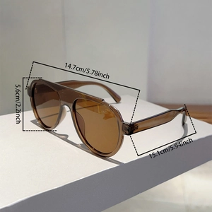 Detailed size chart of oversized aviator sunglasses showing 14.7cm width and 5.6cm height