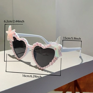 Detaillierte Maße der herzförmigen Sonnenbrille mit rosa Perlen und Seestern-Dekor