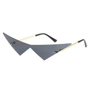 Lunettes de soleil triangulaires avec verres foncés et monture en métal doré chic