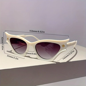 Tableau des tailles détaillé des lunettes œil de chat avec monture blanche et logo