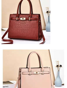 Détails de sacs à main élégants avec fermoir rotatif en métal et texture cuir gaufré