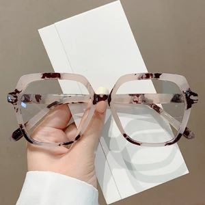 Retro oversized tortoiseshell polygon eyeglasses frame with stylish two-tone pattern