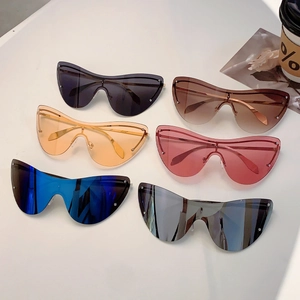 Lot de six lunettes de soleil de sport oversize monobloc avec verres colorés et réfléchissants