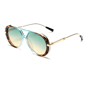 Retro tortoise shell sunglasses with gold double bridge and green gradient lenses