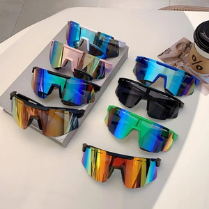 Collection de lunettes de soleil de sport oversize colorées pour le vélo et la montagne