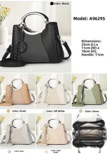 Detailed view of large capacity crossbody bag showing dimensions 25x11x18cm and internal layout