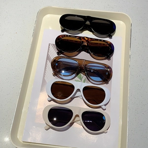 Classic pilot sunglasses set in five colors including black and tortoise for outdoor wear