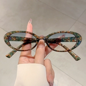 Lunettes De Soleil Ovales Rétro Monture PC Verres PC Protection UV400 Mode Y2K Couleur Gelée Voyage Extérieur Pour Femmes Hommes