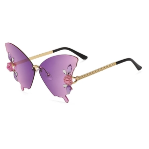 Überdimensionale Schmetterlings-Sonnenbrille mit lila Verlauf und Strass-Verzierungen