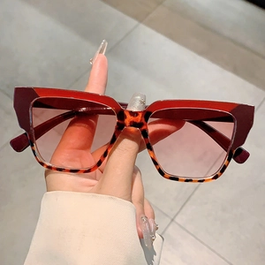 Chic oversized square sunglasses with red tortoiseshell frames and gradient lenses