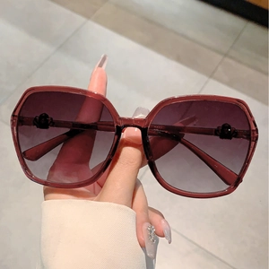 Women's luxury retro oversized sunglasses with dark red frame and gradient lenses