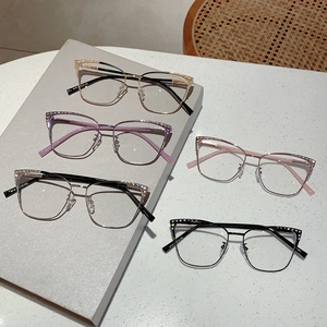 Lunettes anti-lumière bleue œil de chat ornées de strass en cinq coloris variés