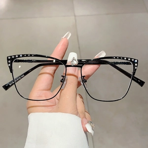Montures De Lunettes Oeil De Chat Vintage Pour Femmes Cadre En Métal Avec Strass Anti Lumière Bleue Mode Rétro