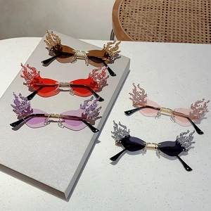 Frameless flame-shaped sunglasses with rhinestones in five trendy gradient colors