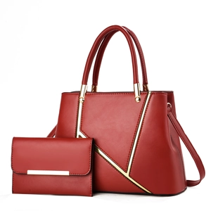 Ensemble 2 pièces cabas et pochette rouge foncé avec détails en métal doré en forme de V